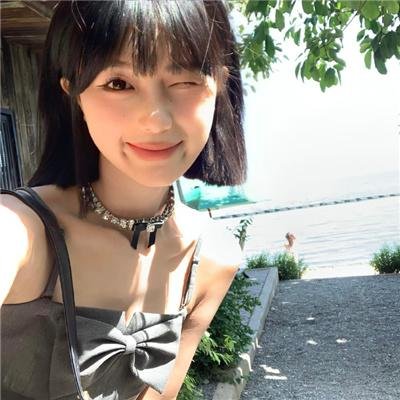 黑影窥窗